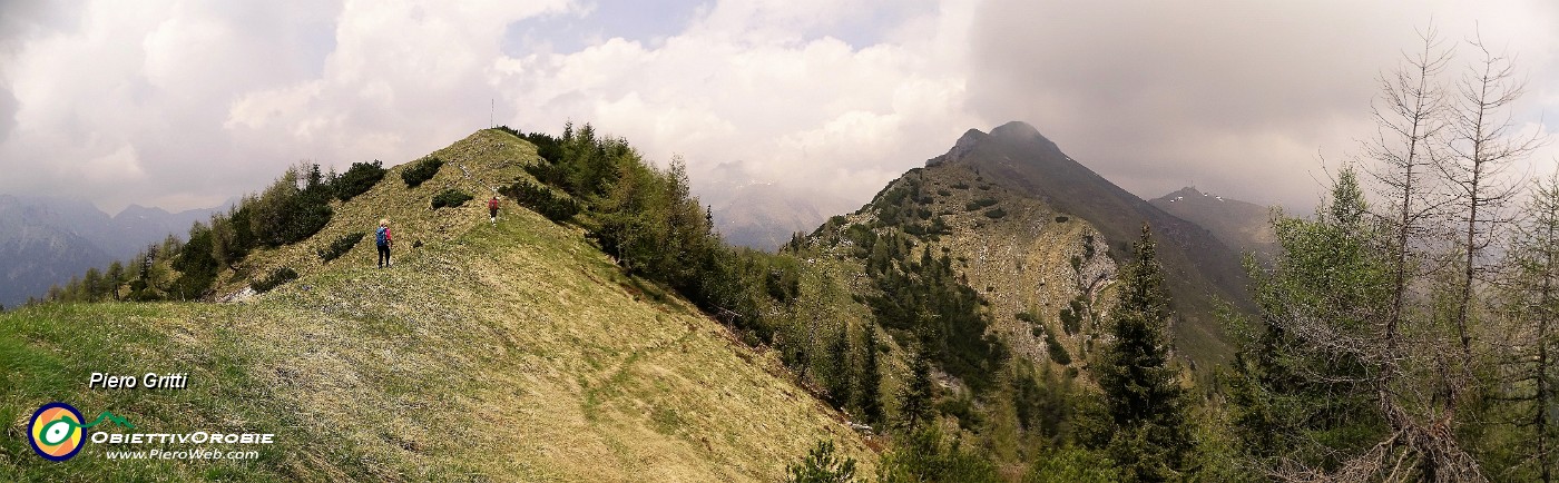 64 Verso la cima del Monte Brate (1932 m).jpg